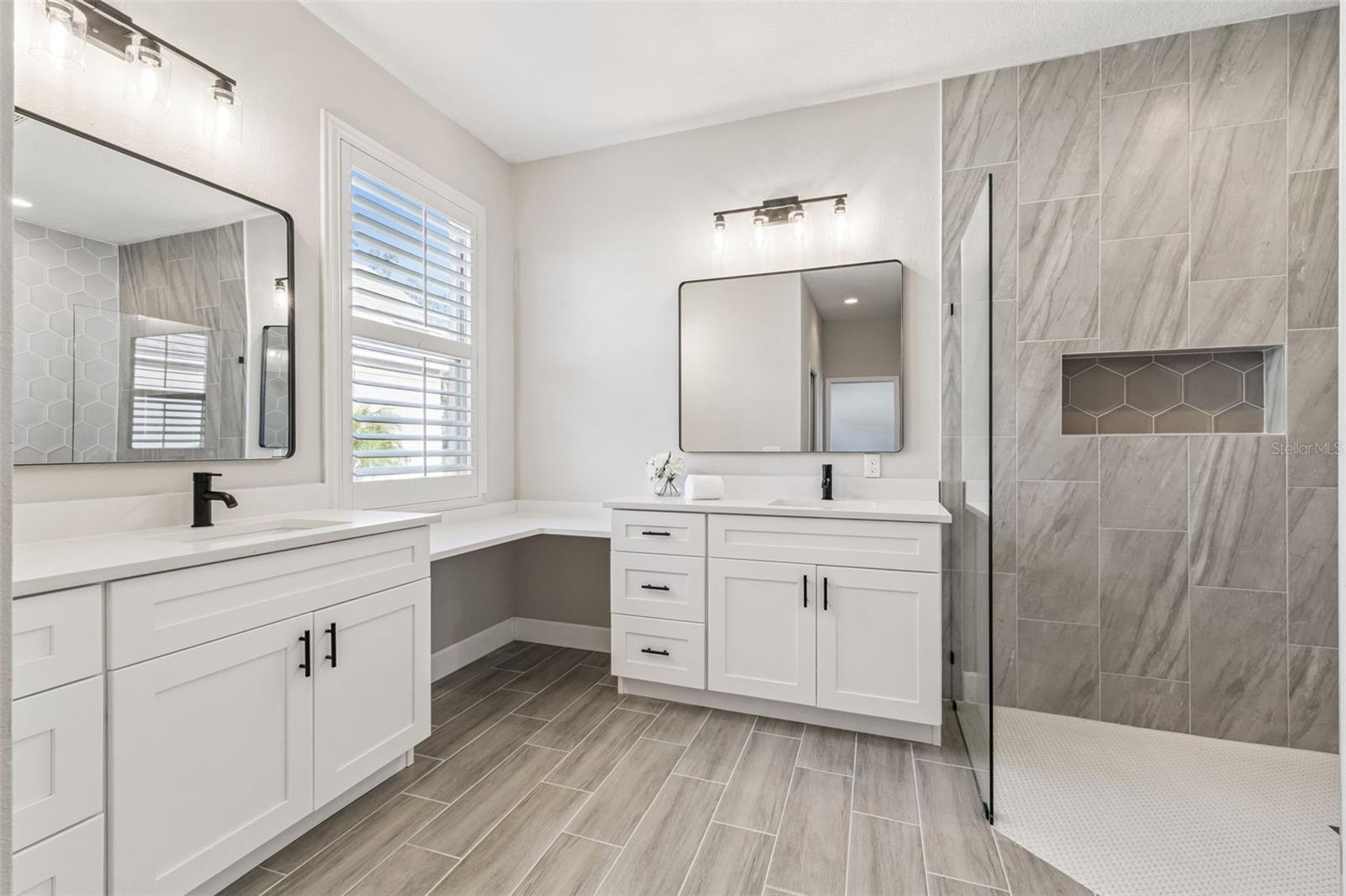 WINTERMERE POINTE PH 02 46/141 - Residential