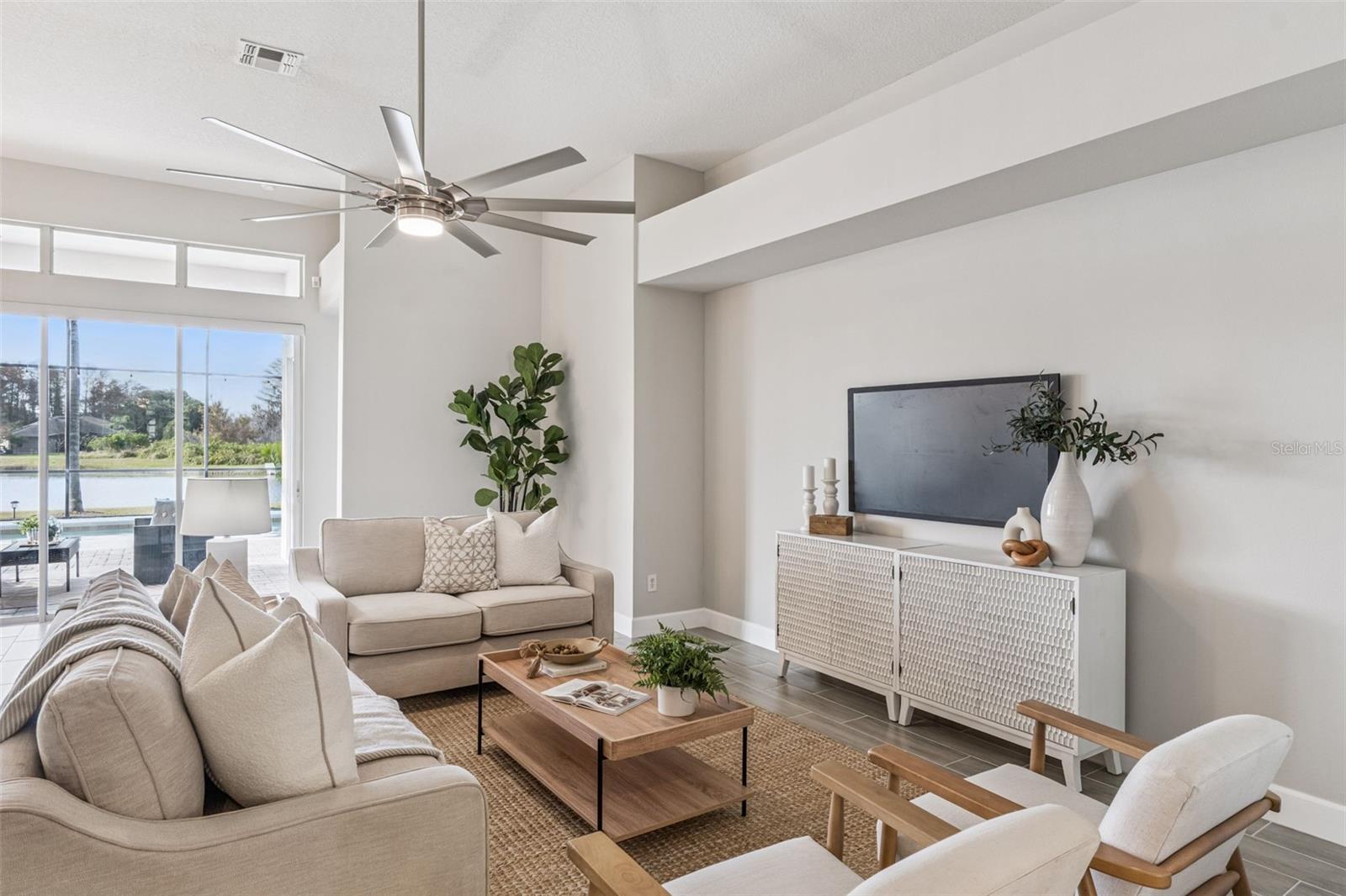 WINTERMERE POINTE PH 02 46/141 - Residential