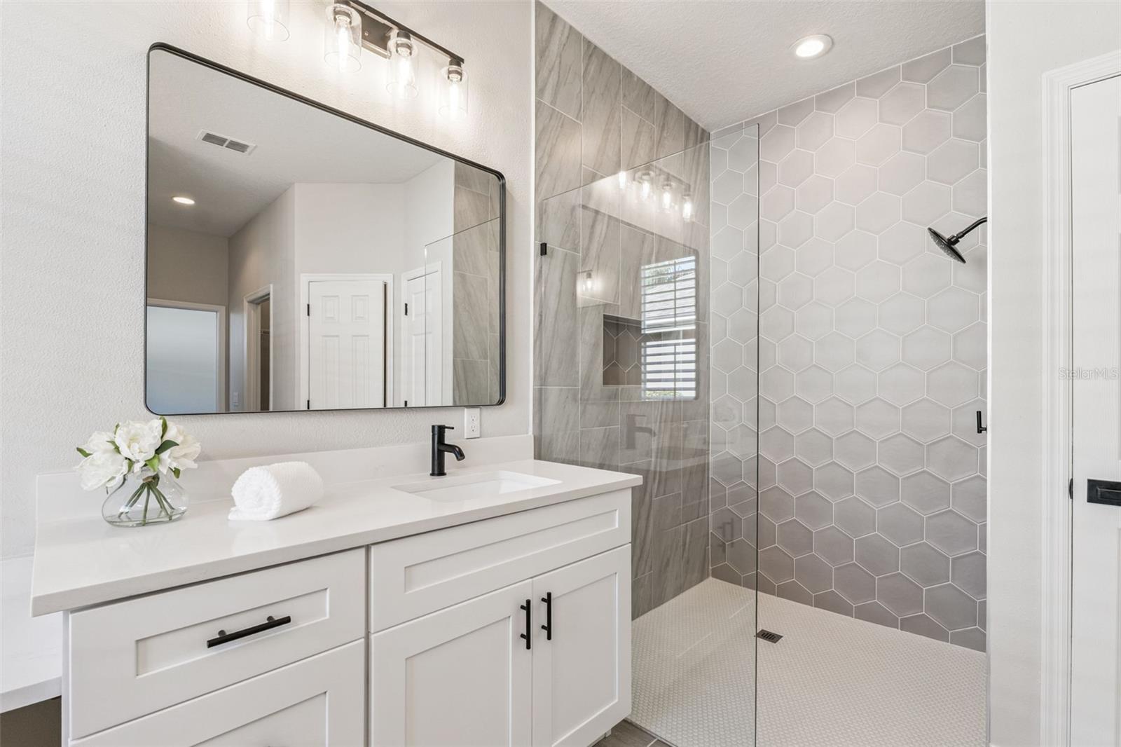 WINTERMERE POINTE PH 02 46/141 - Residential