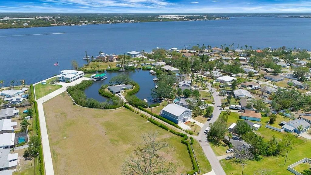 Photo of 217 22nd Street Court NE, Bradenton, FL 34208 (MLS # TB8523174)