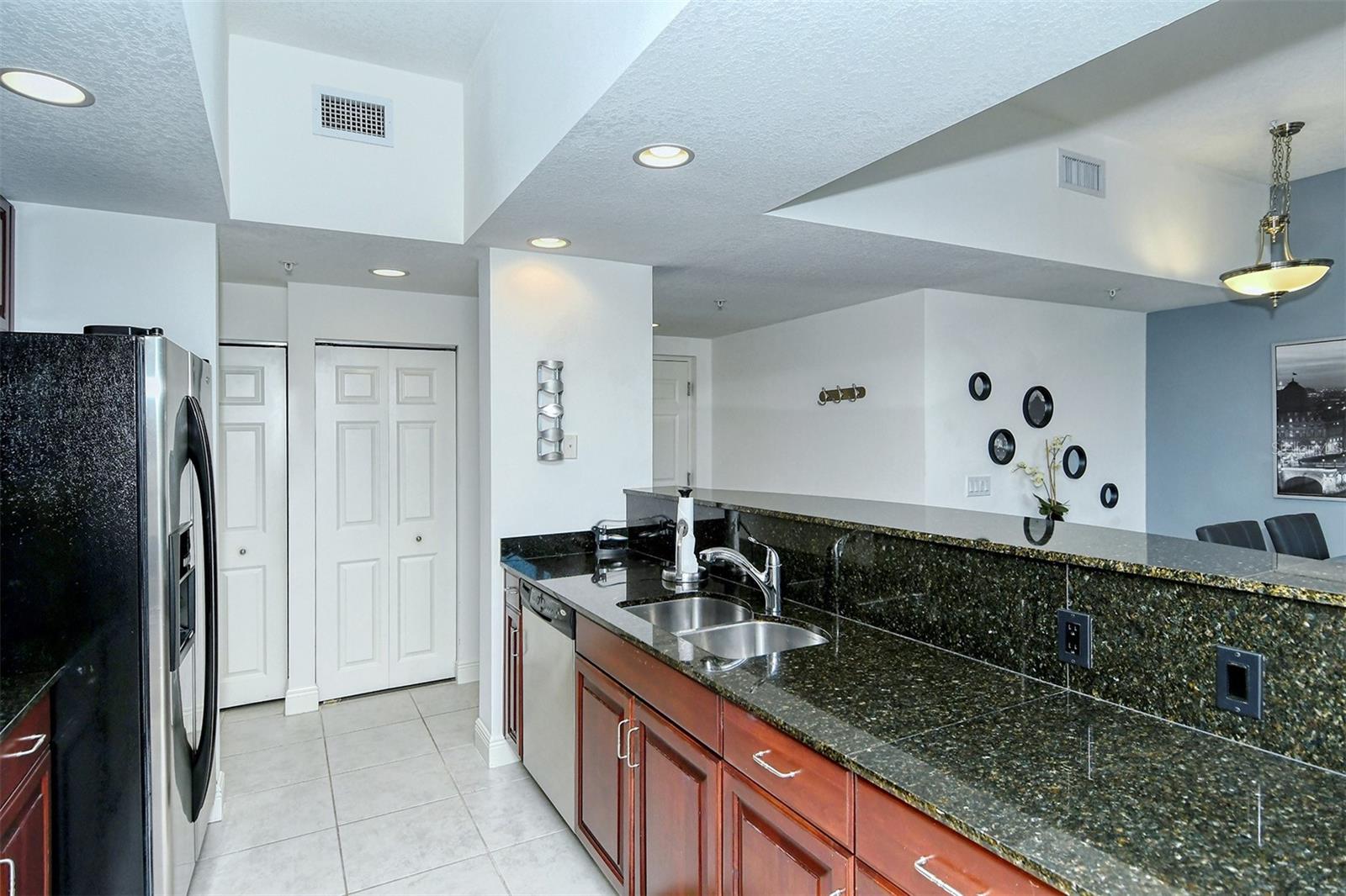 ALINARI - Residential Lease