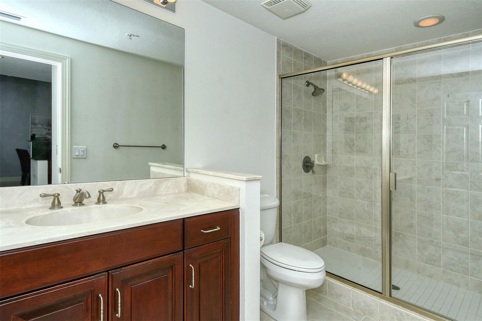 ALINARI - Residential Lease