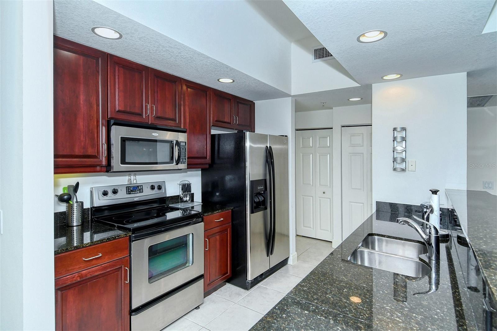 ALINARI - Residential Lease