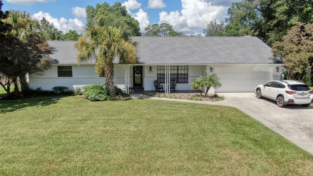 Photo of 3971 SE 17th Place, Ocala, FL 34471 (MLS # OM731848)