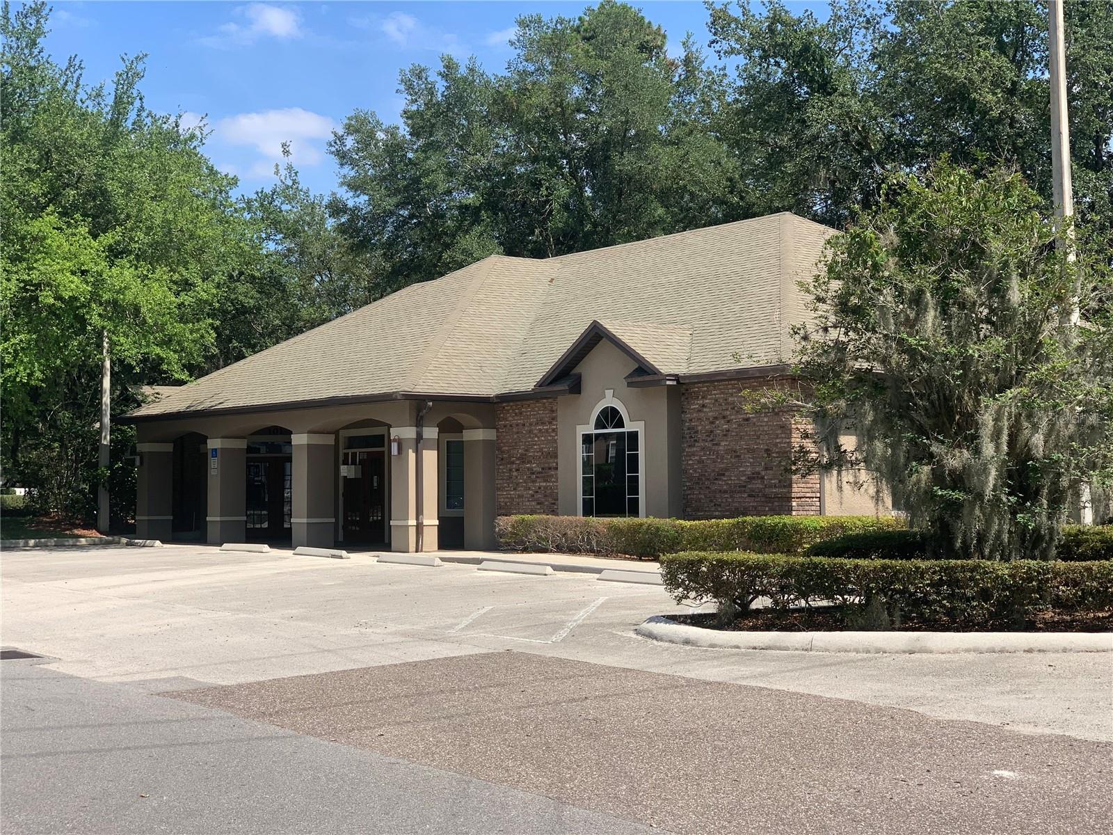 WINDSORMERE - Commercial Lease