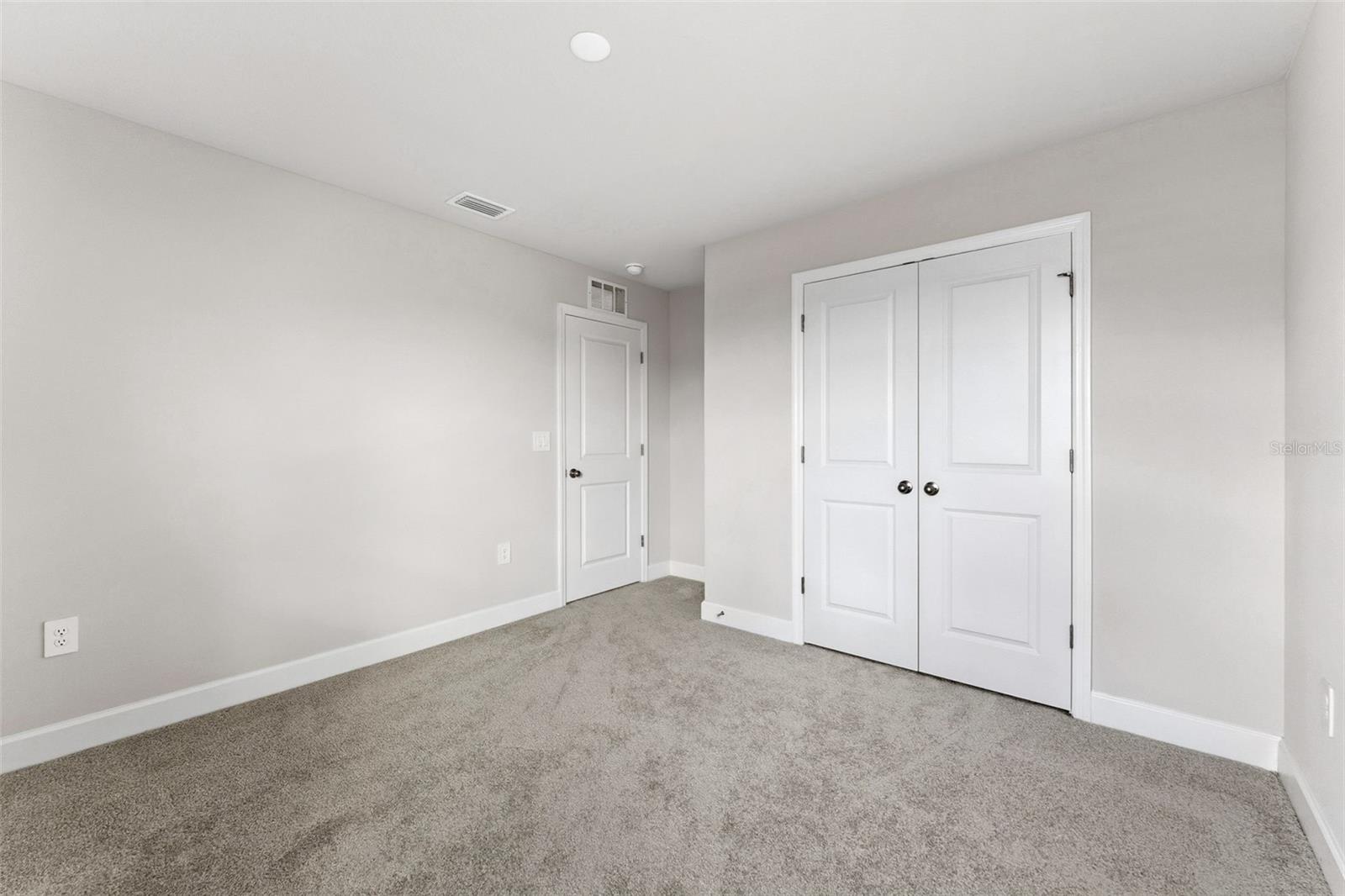 AVALON WOODS PH II - Residential Lease