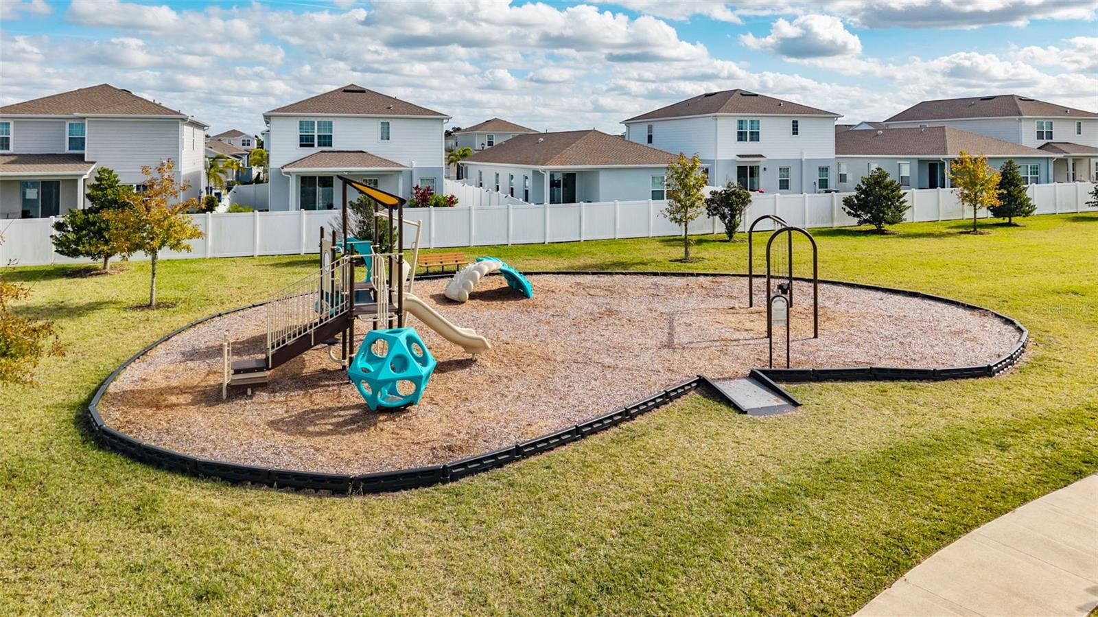 AVALON WOODS PH II - Residential Lease