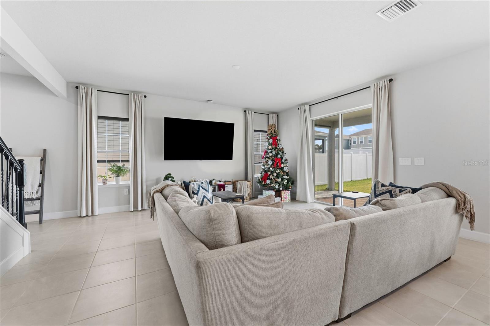 AVALON WOODS PH II - Residential Lease