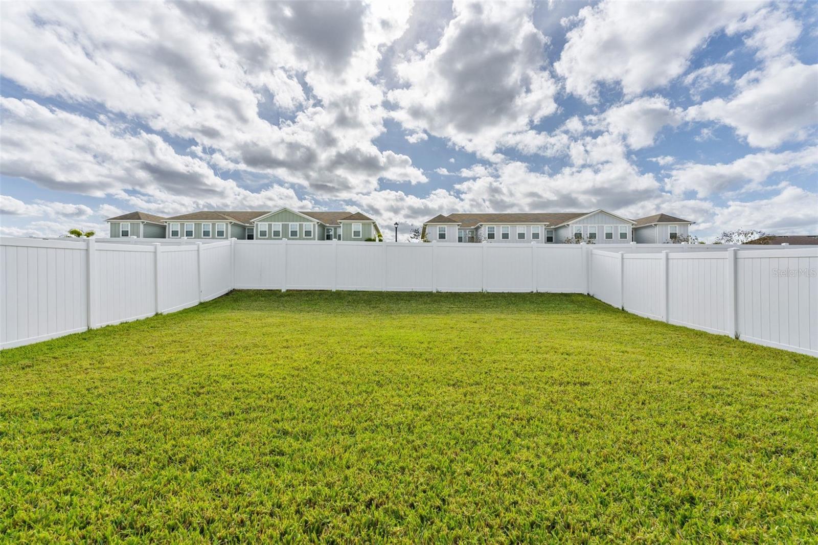 AVALON WOODS PH II - Residential Lease