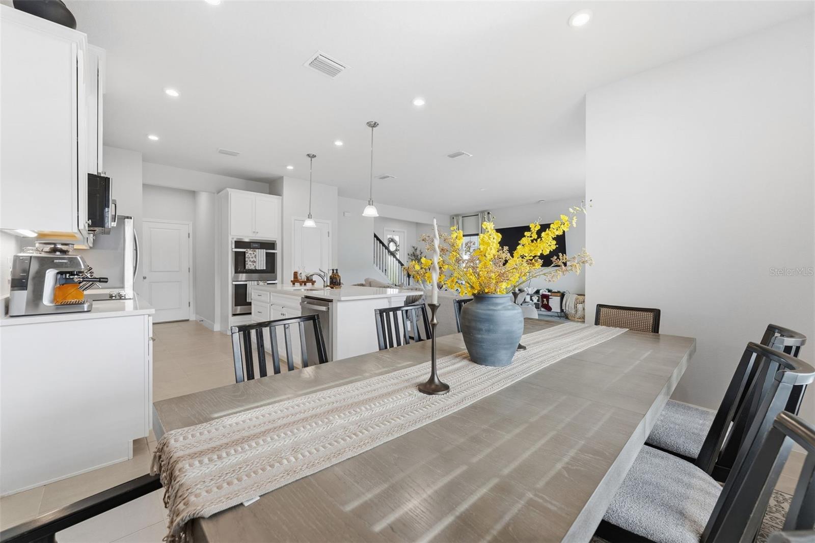 AVALON WOODS PH II - Residential Lease