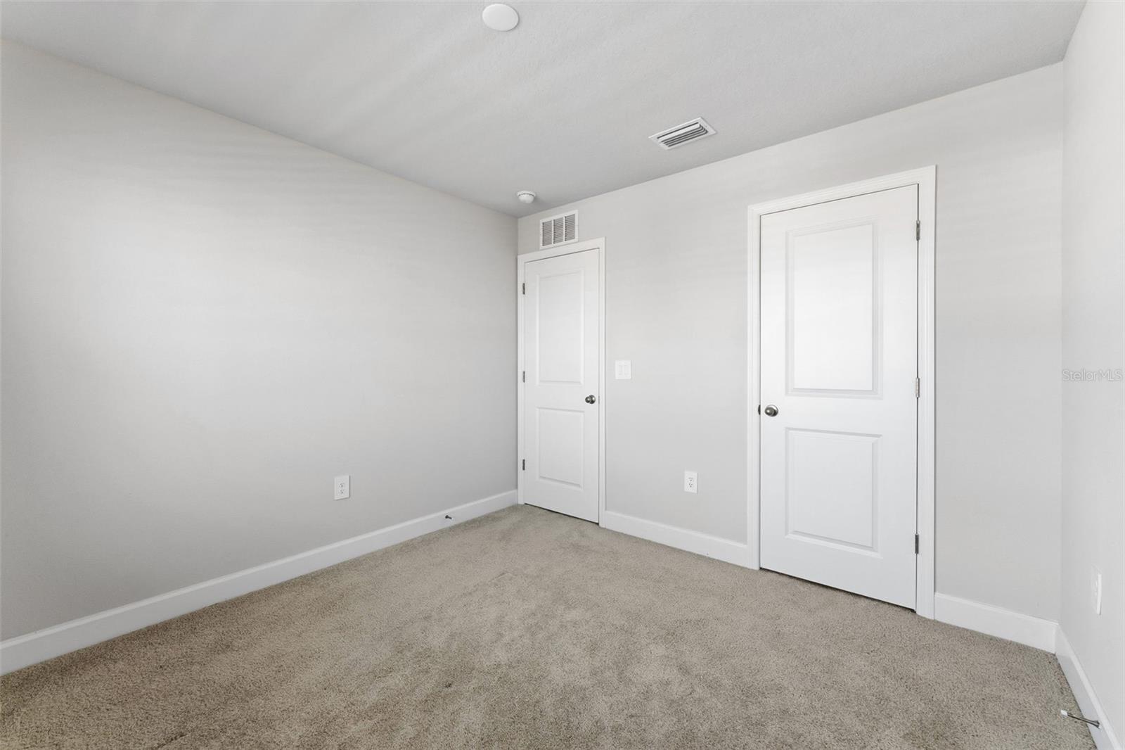 AVALON WOODS PH II - Residential Lease