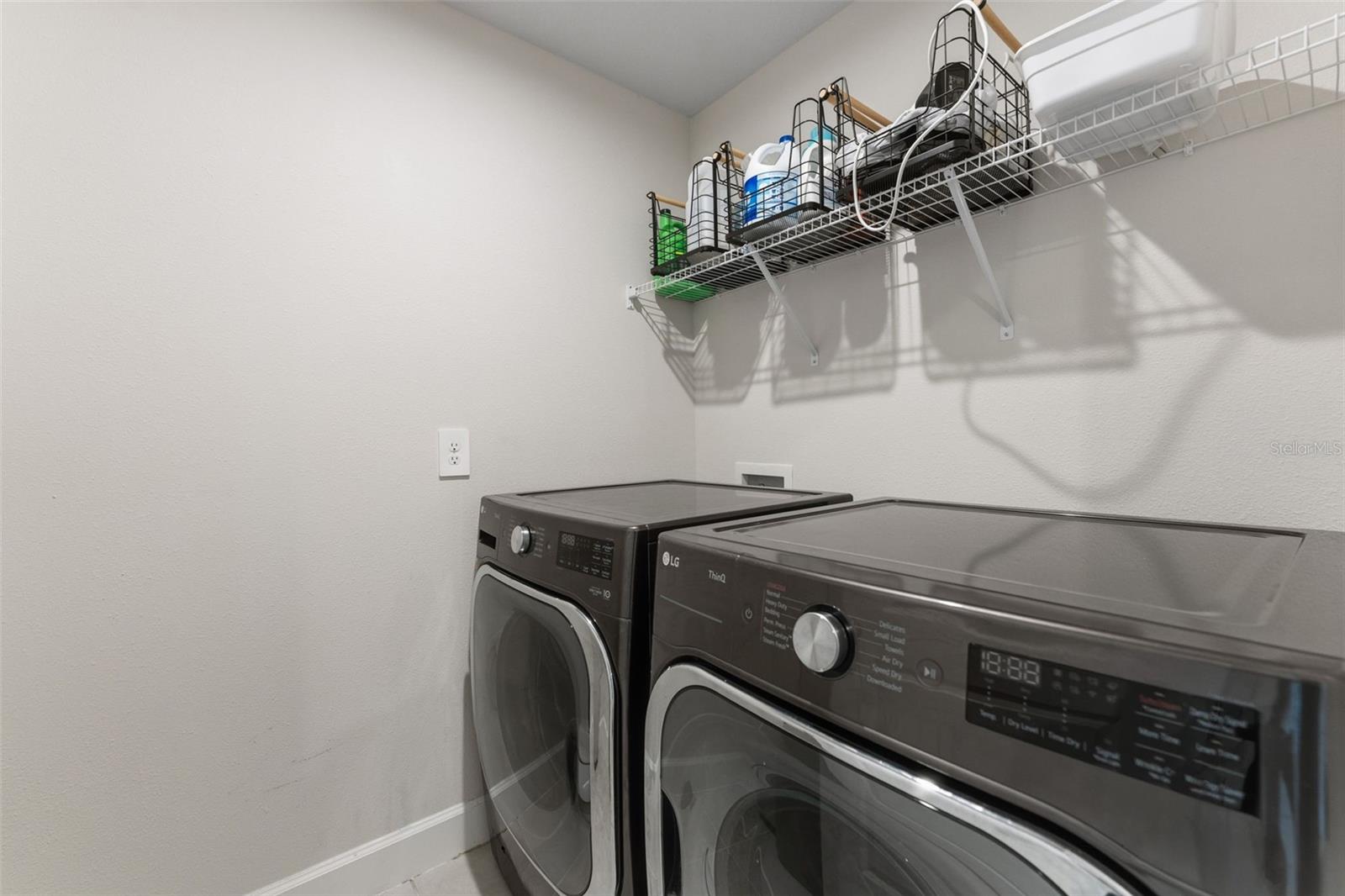 AVALON WOODS PH II - Residential Lease