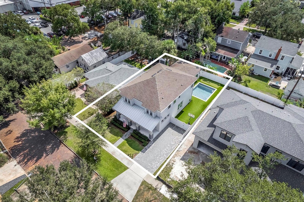 Photo of 800 W Harvard Street, Orlando, FL 32804 (MLS # O6449823)