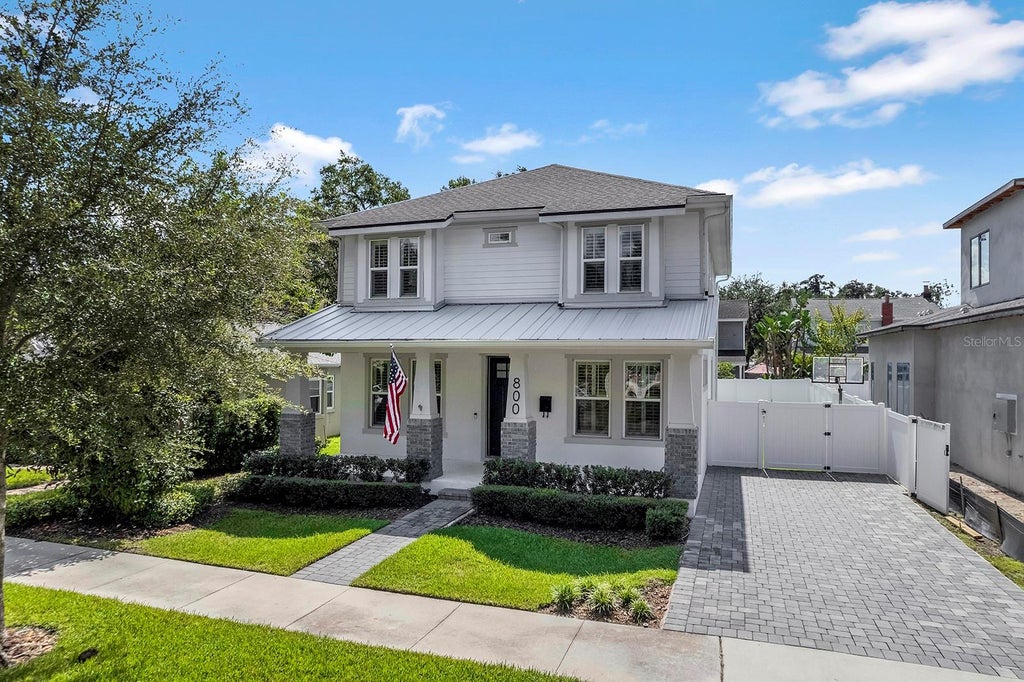 Photo of 800 W Harvard Street, Orlando, FL 32804 (MLS # O6449823)