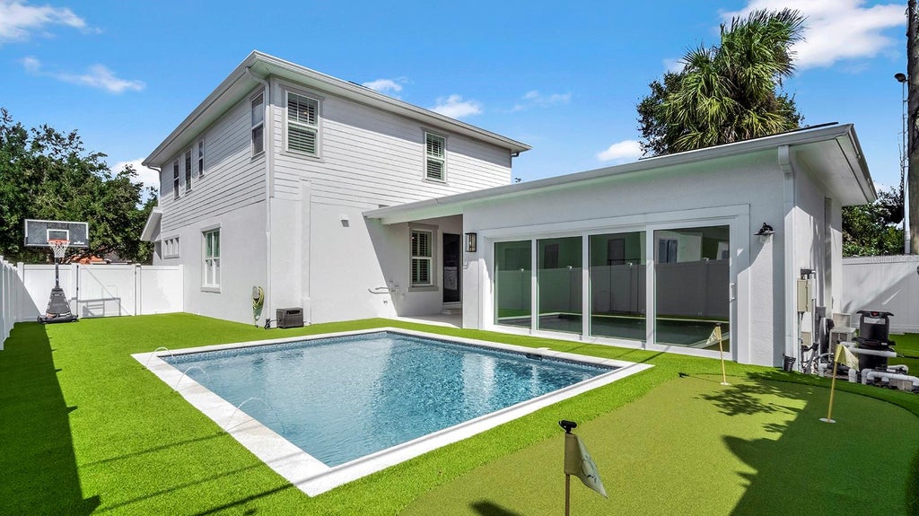 Photo of 800 W Harvard Street, Orlando, FL 32804 (MLS # O6449823)