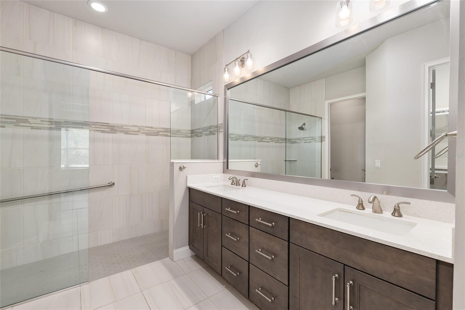 OAKMONT PH 3 PB 35 PG 60 - Residential