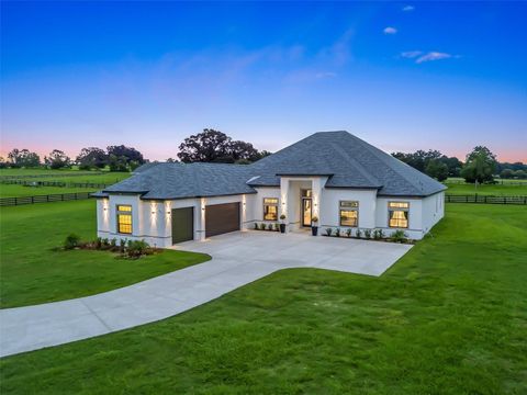 Tiny photo for 7041 NE 22nd Court Road, Ocala, FL 34479 (MLS # OM704149)