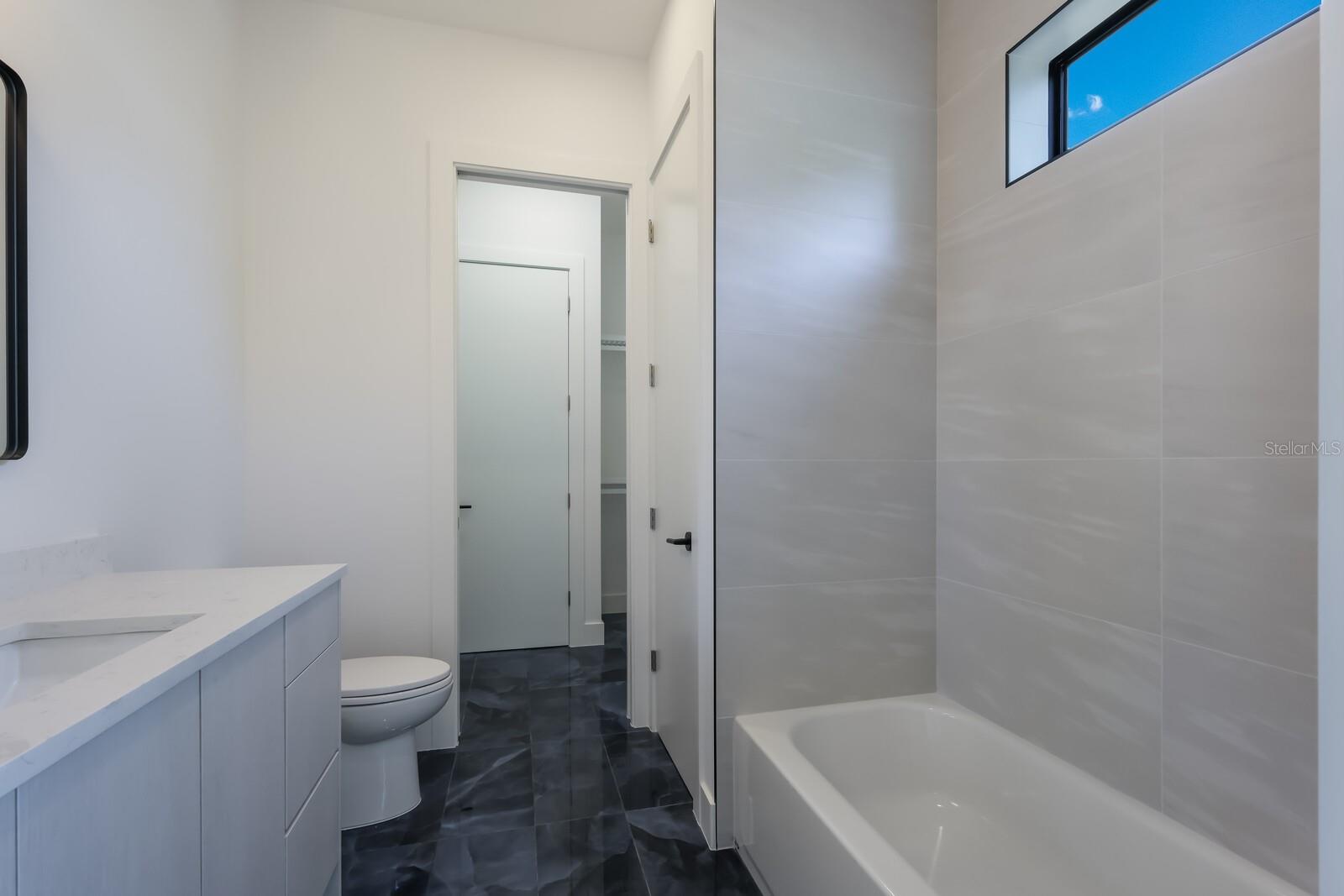 GRANADA - Residential