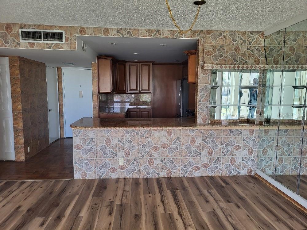 BAY ISLAND GROUP 1 - Residential Lease