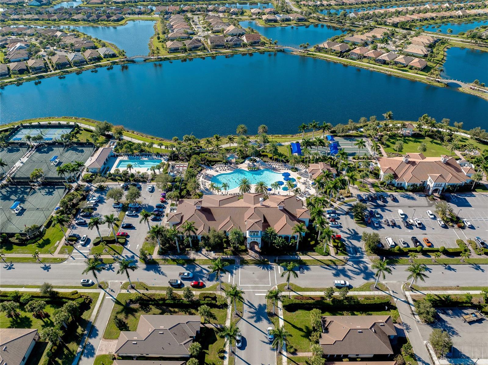 ISLANDWALK - Residential