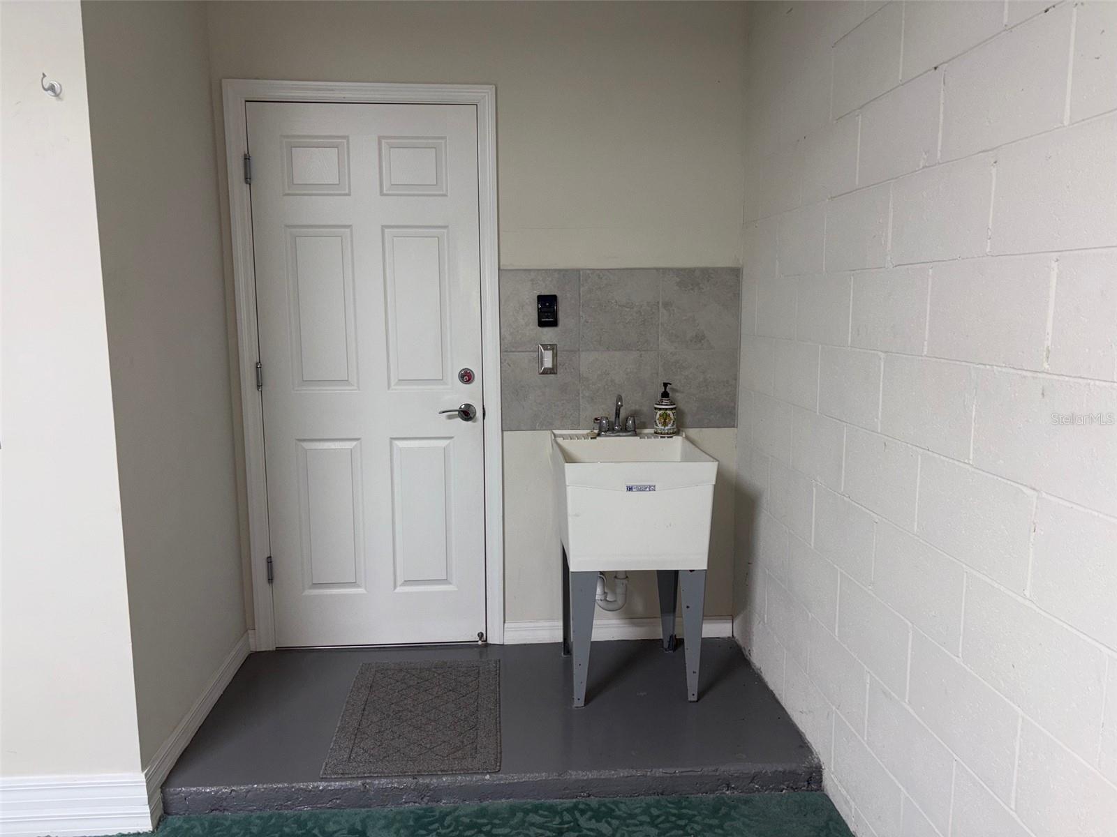 ISLANDWALK - Residential