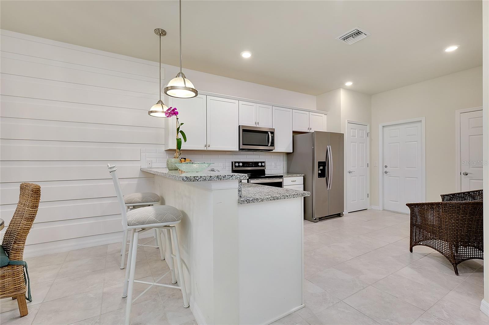 ISLANDWALK - Residential