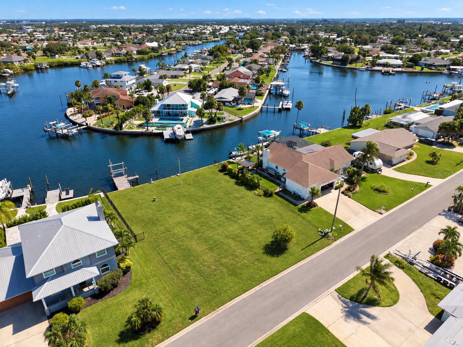 753 GRAN KAYMEN WAY, APOLLO BEACH, FL, 33572 3 753 GRAN KAYMEN WAY