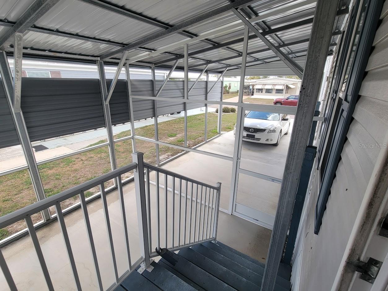 HOLIDAY PARK - Residential Lease