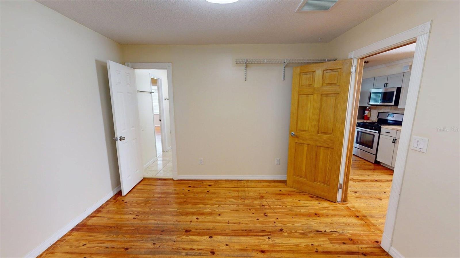 ROYAL HOWARD SUB - Residential