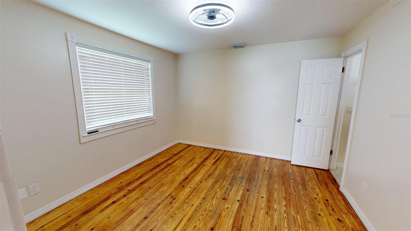 ROYAL HOWARD SUB - Residential