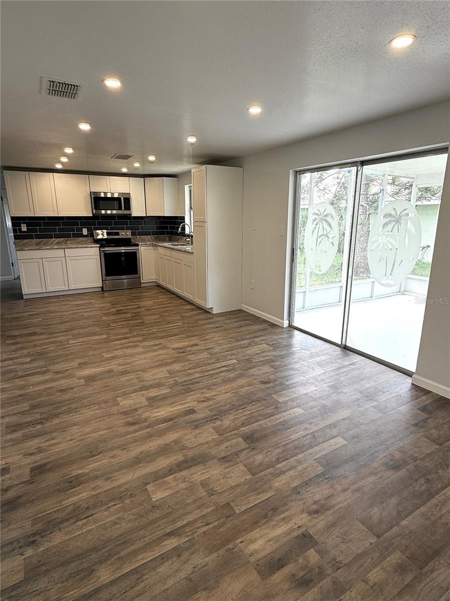 3914 9TH STREET COURT W