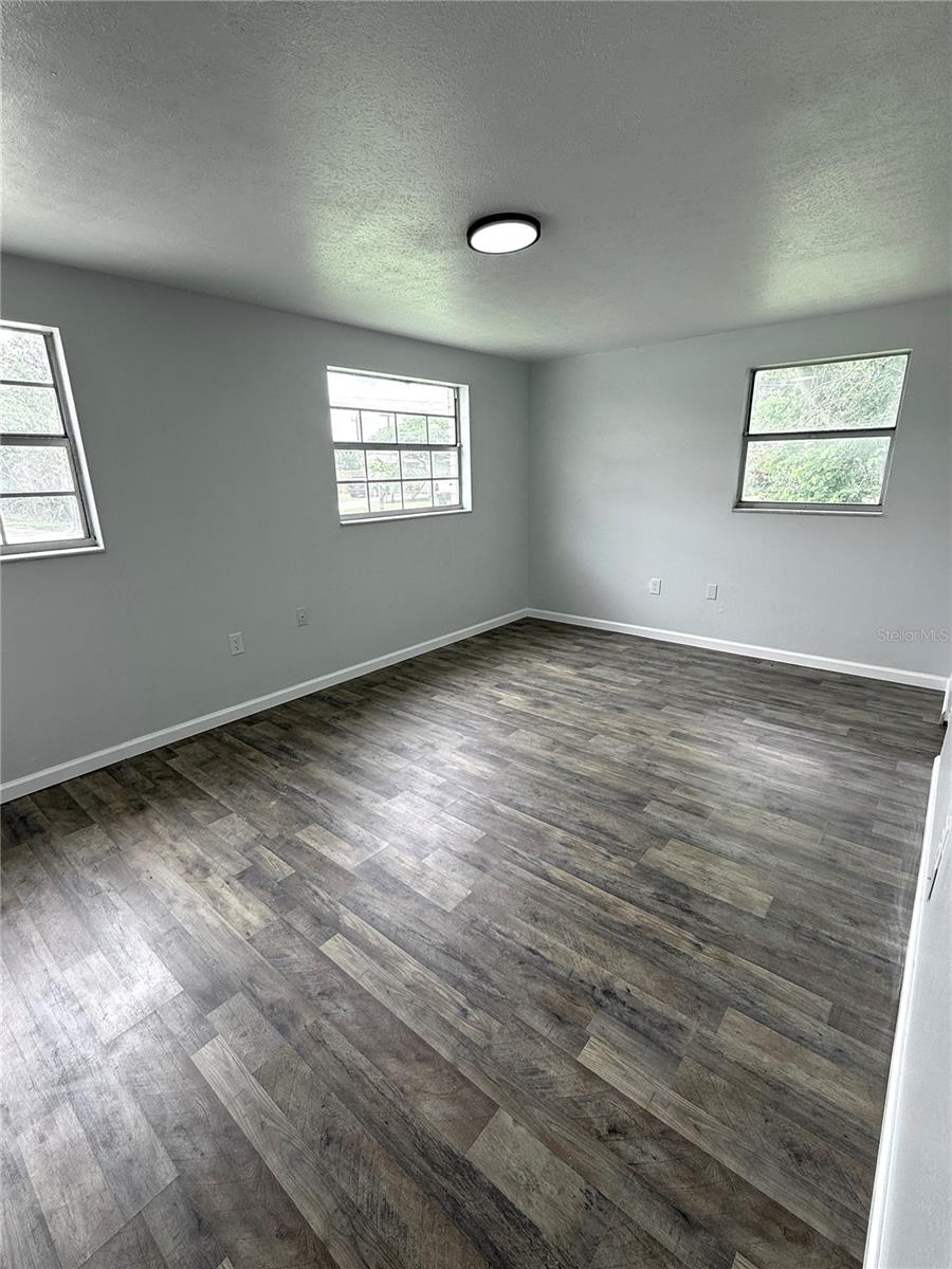 3914 9TH STREET COURT W