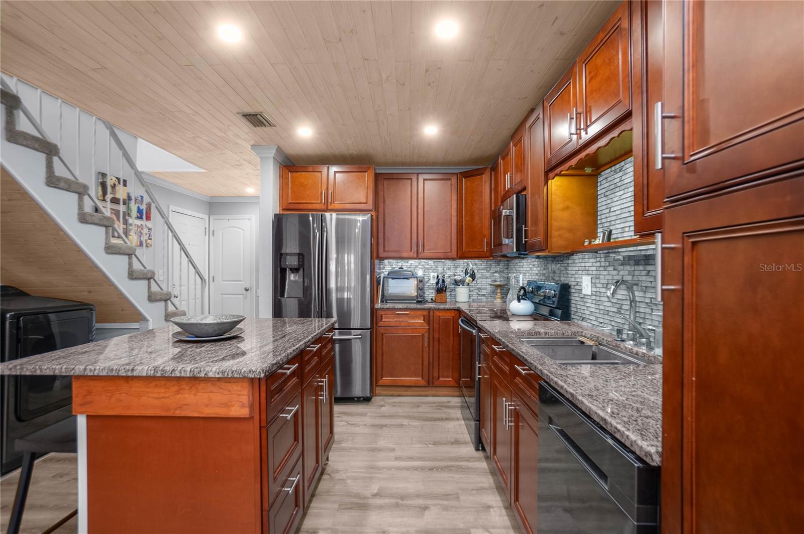 PRITCHARD ISLAND - Residential