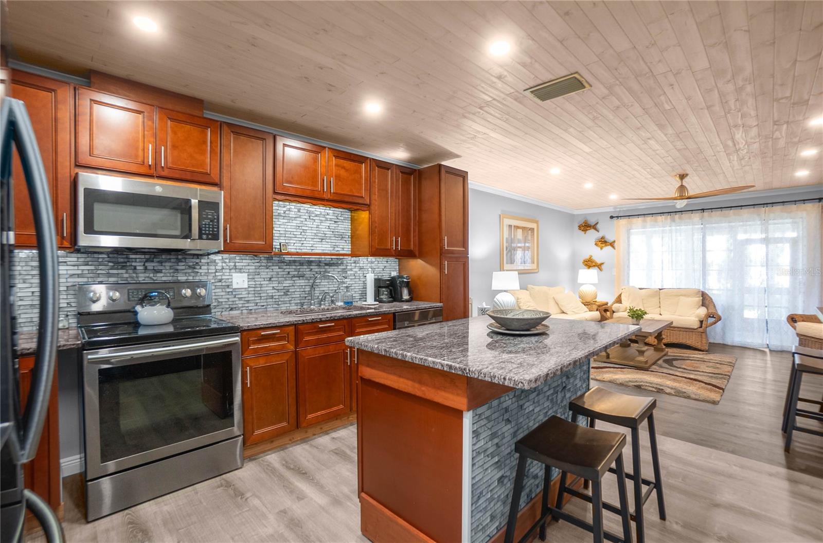 PRITCHARD ISLAND - Residential