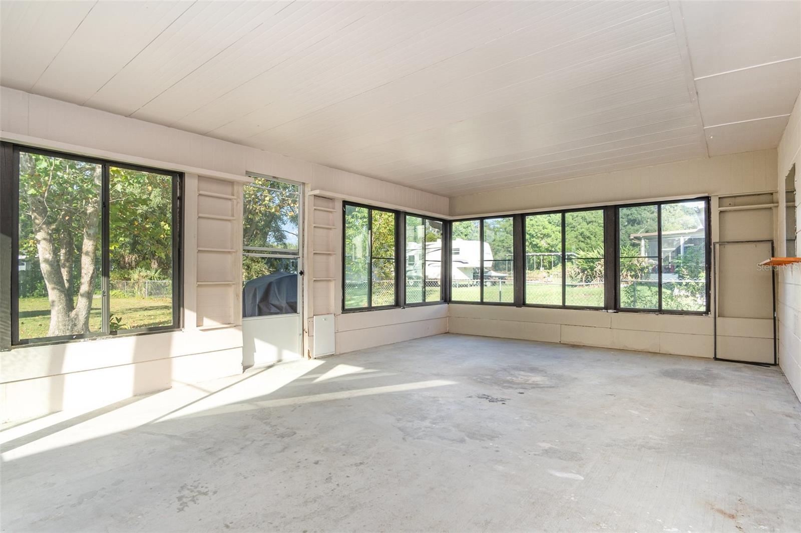 MI-LU ESTATES - Residential