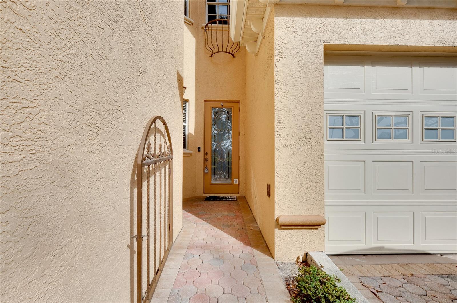 3975 SQUARE EAST LANE 9