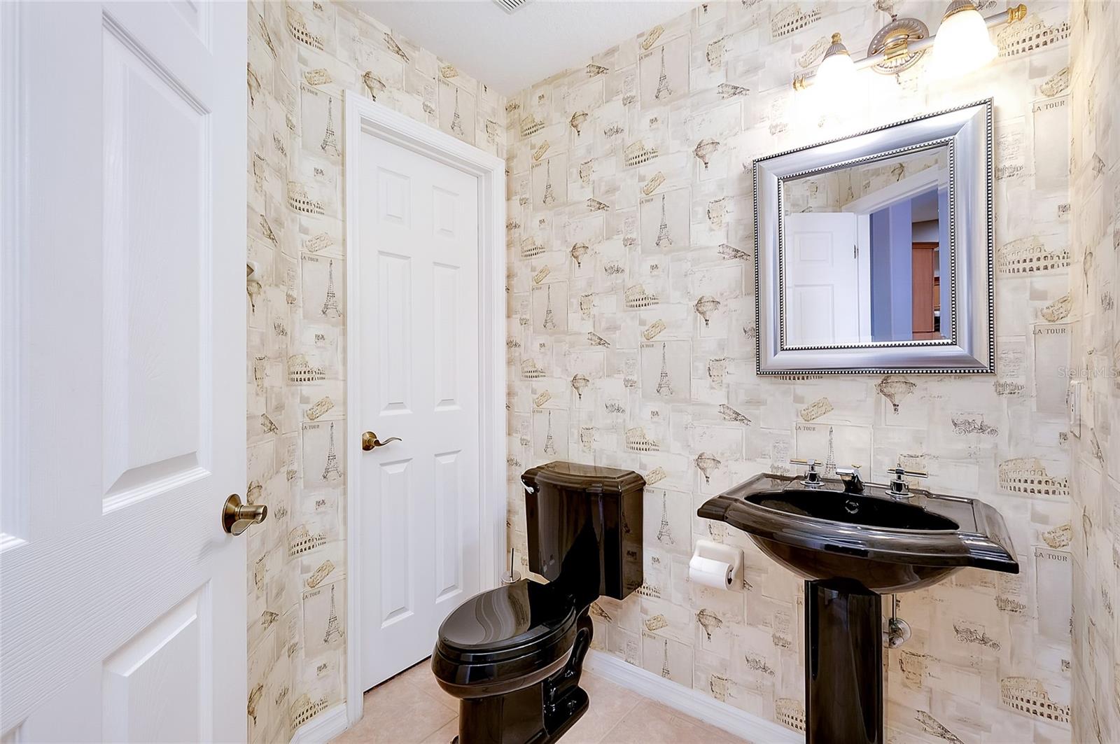 PALMER SQUARE EAST - Residential