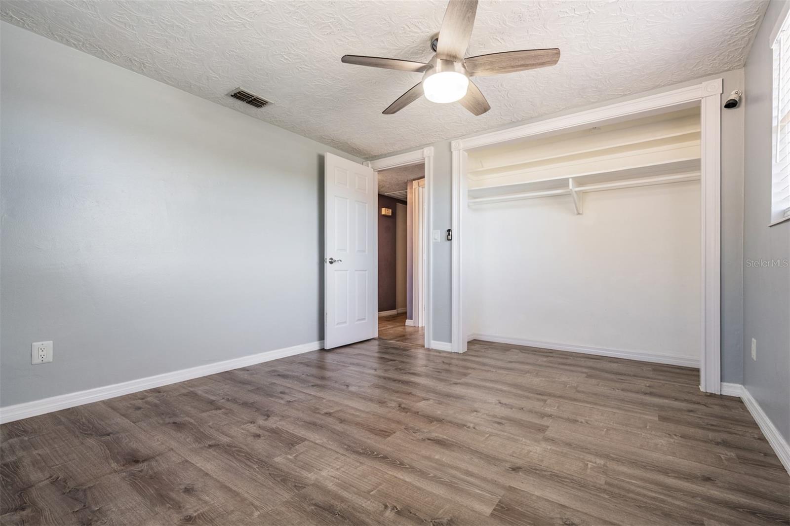 HOLIDAY GARDENS - Residential