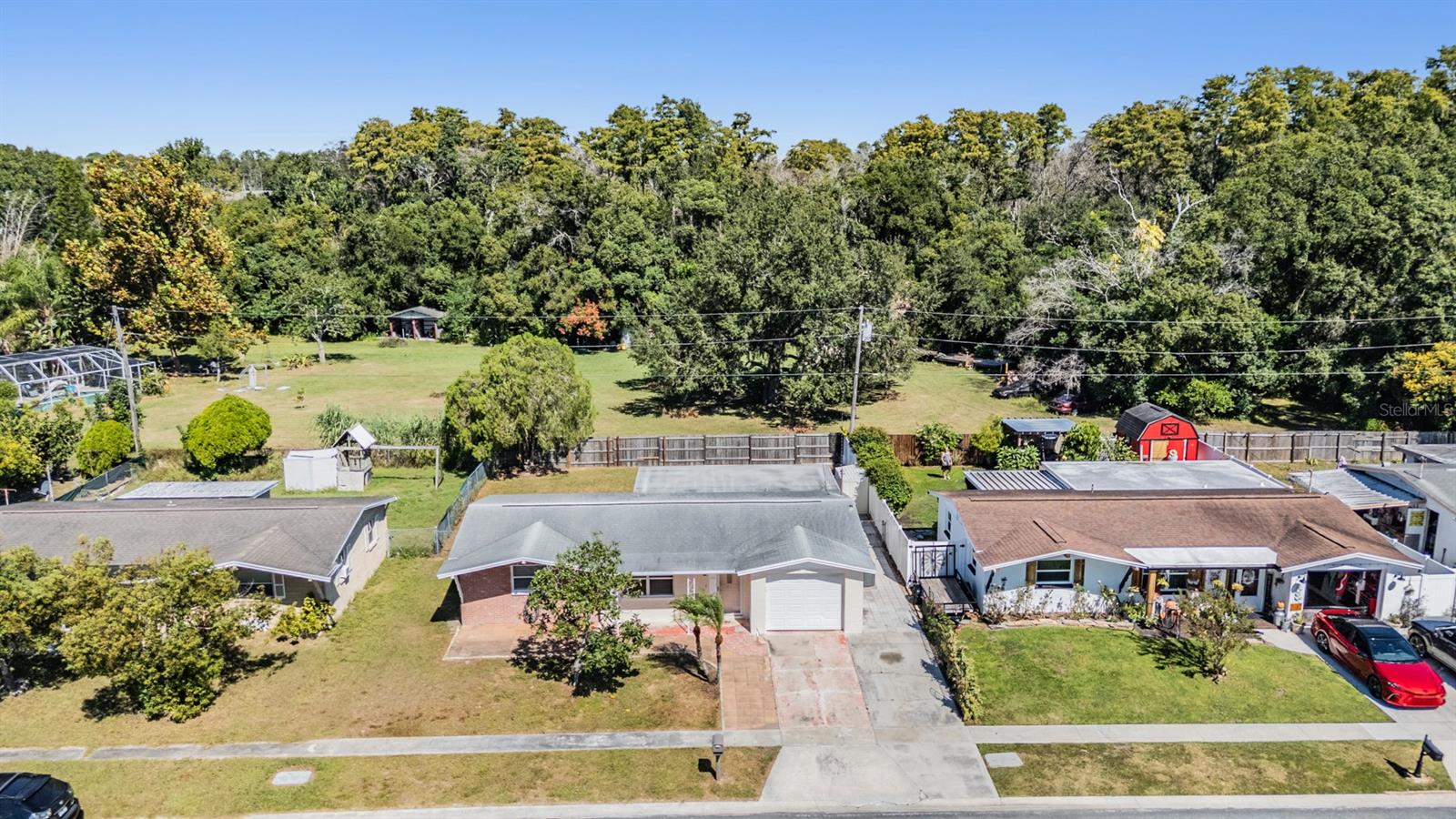 HOLIDAY GARDENS - Residential