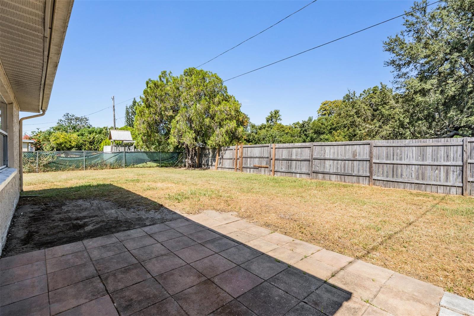 HOLIDAY GARDENS - Residential