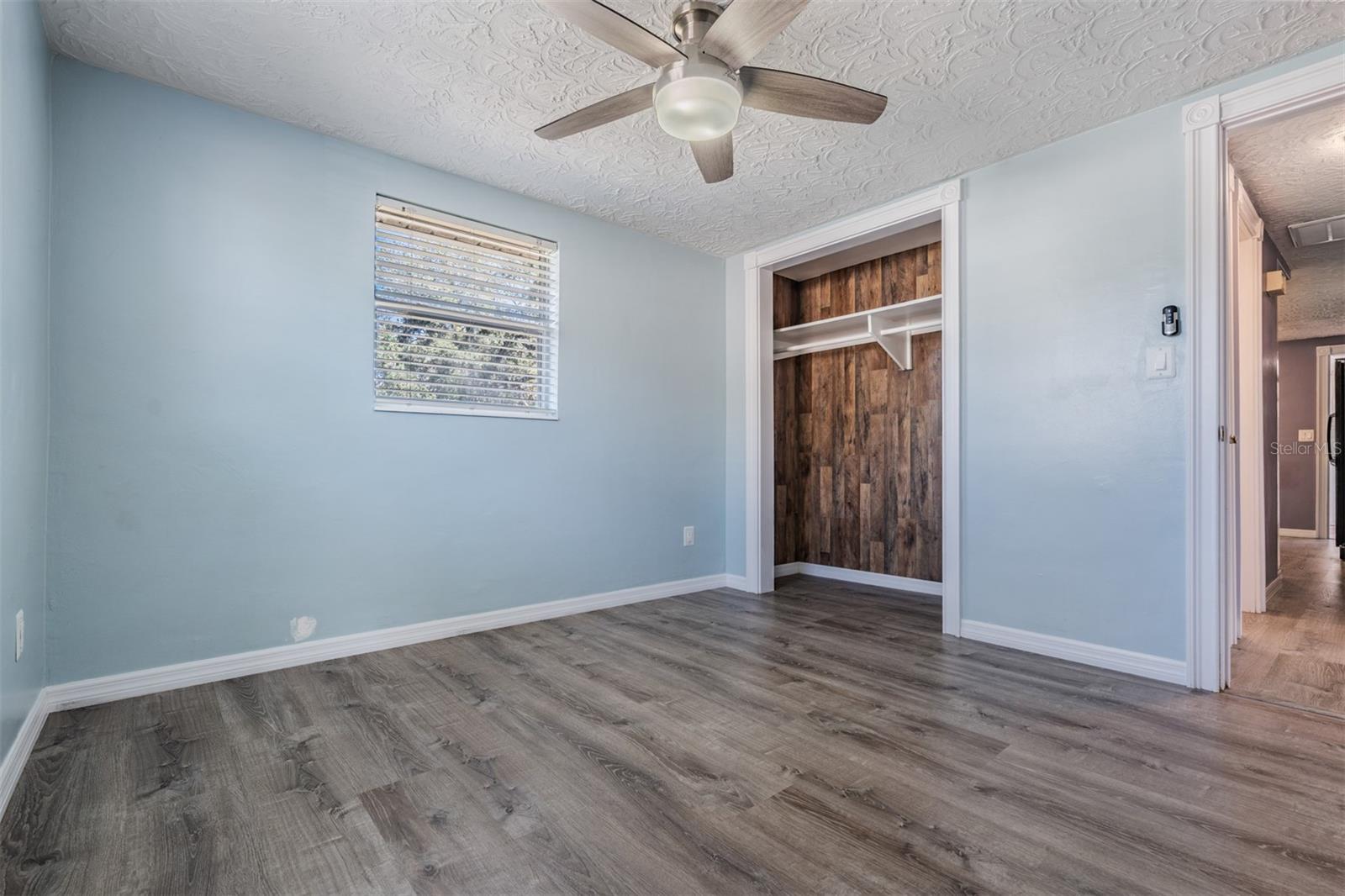 HOLIDAY GARDENS - Residential