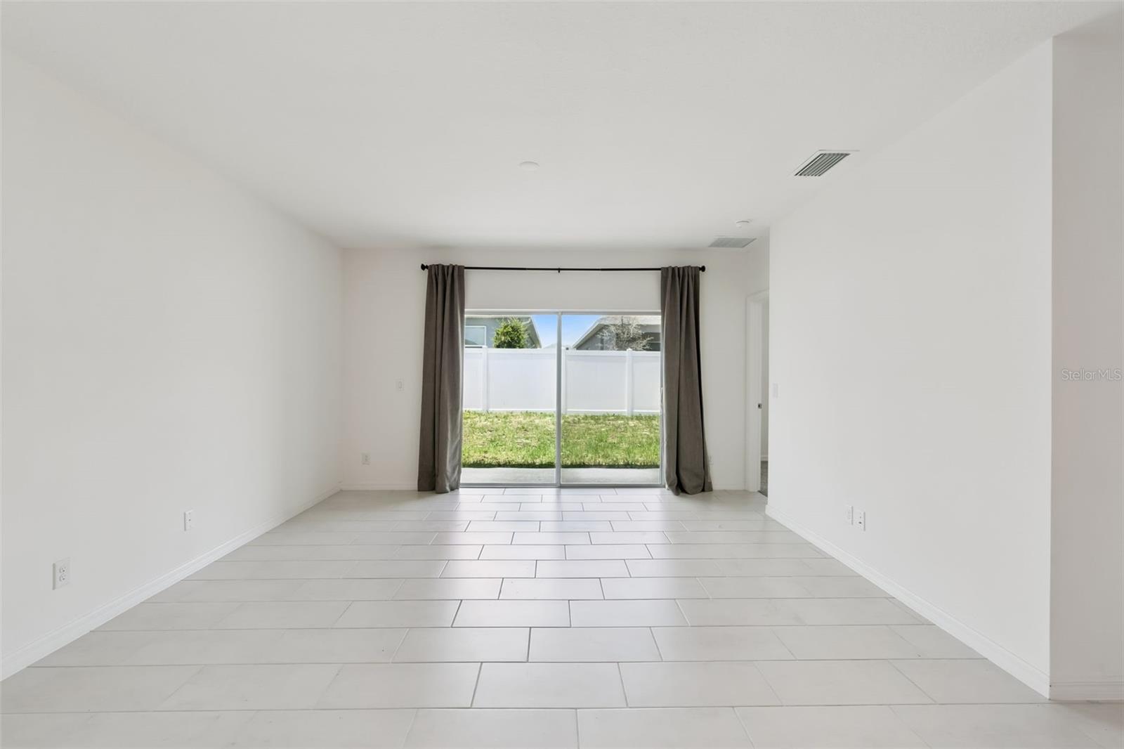 TRINITY LAKES - Residential