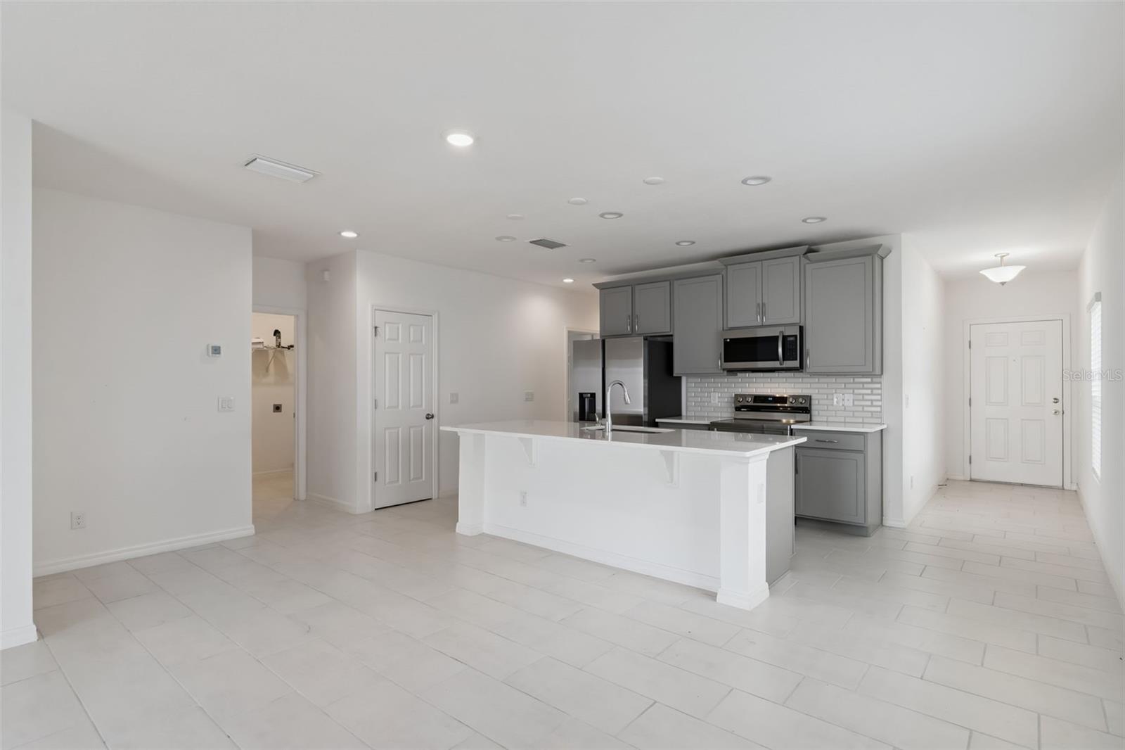 TRINITY LAKES - Residential