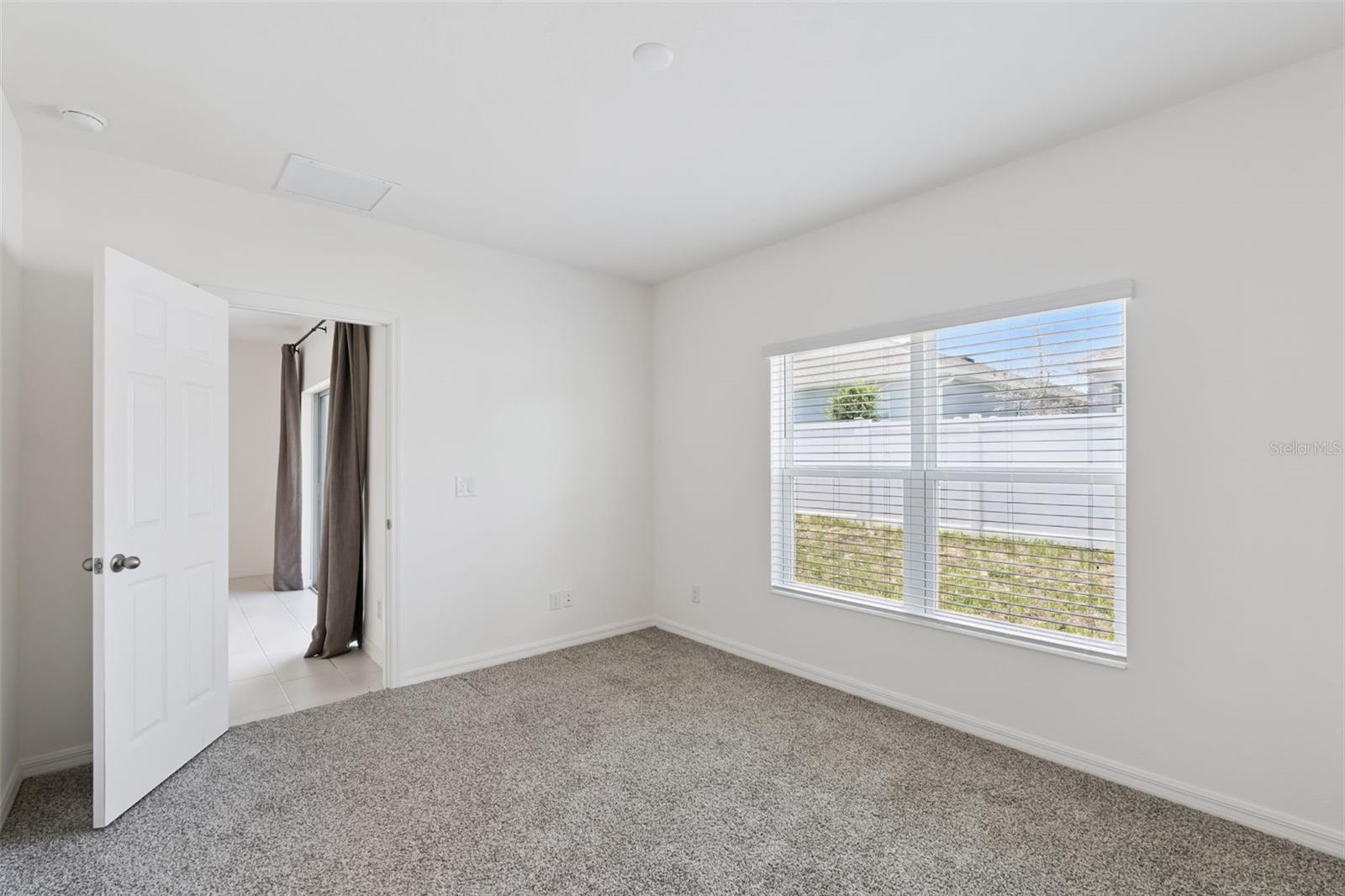 TRINITY LAKES - Residential