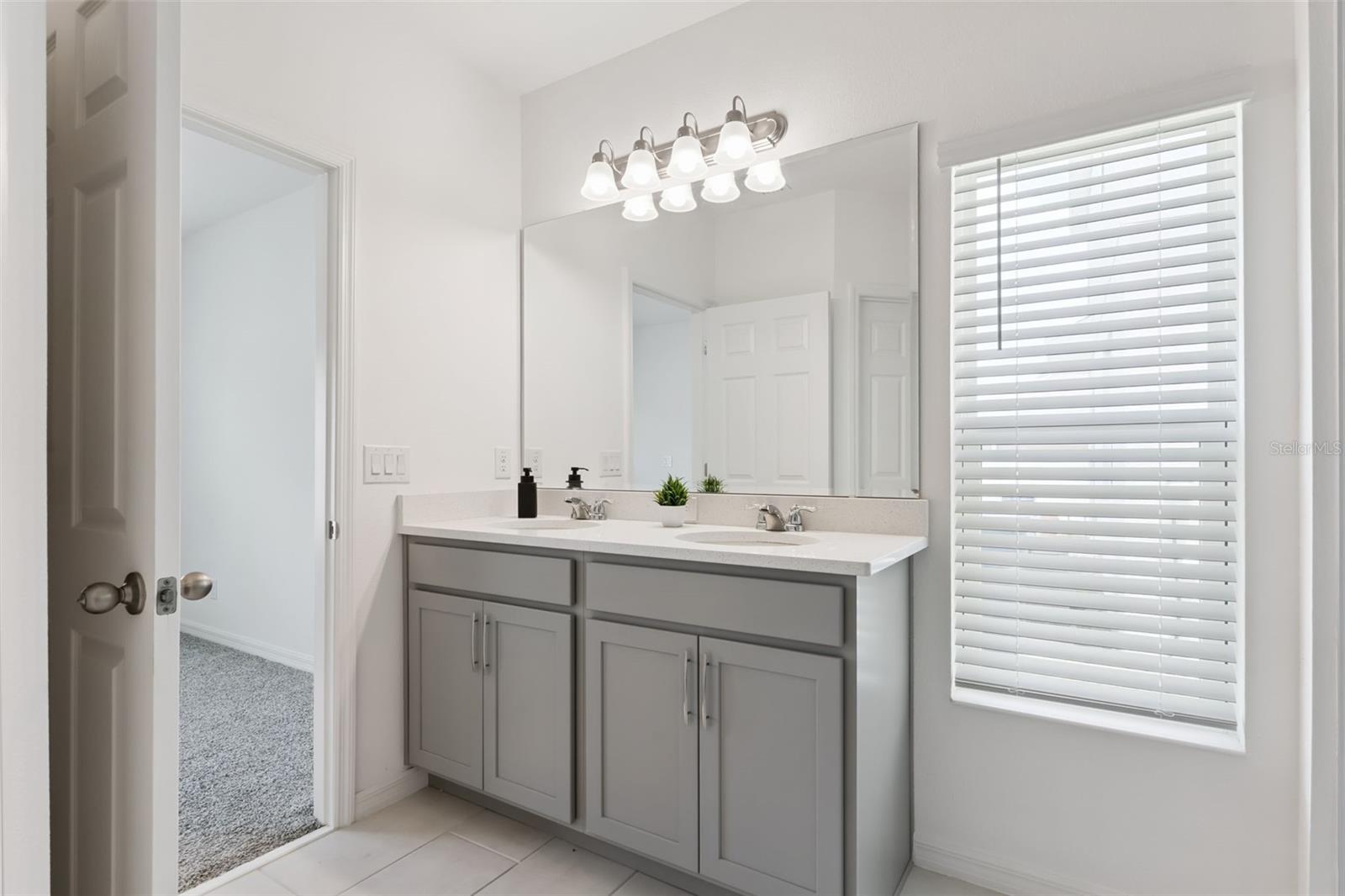 TRINITY LAKES - Residential
