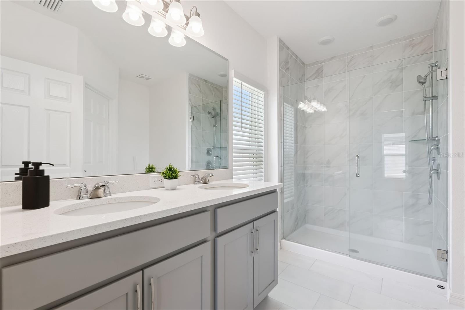 TRINITY LAKES - Residential