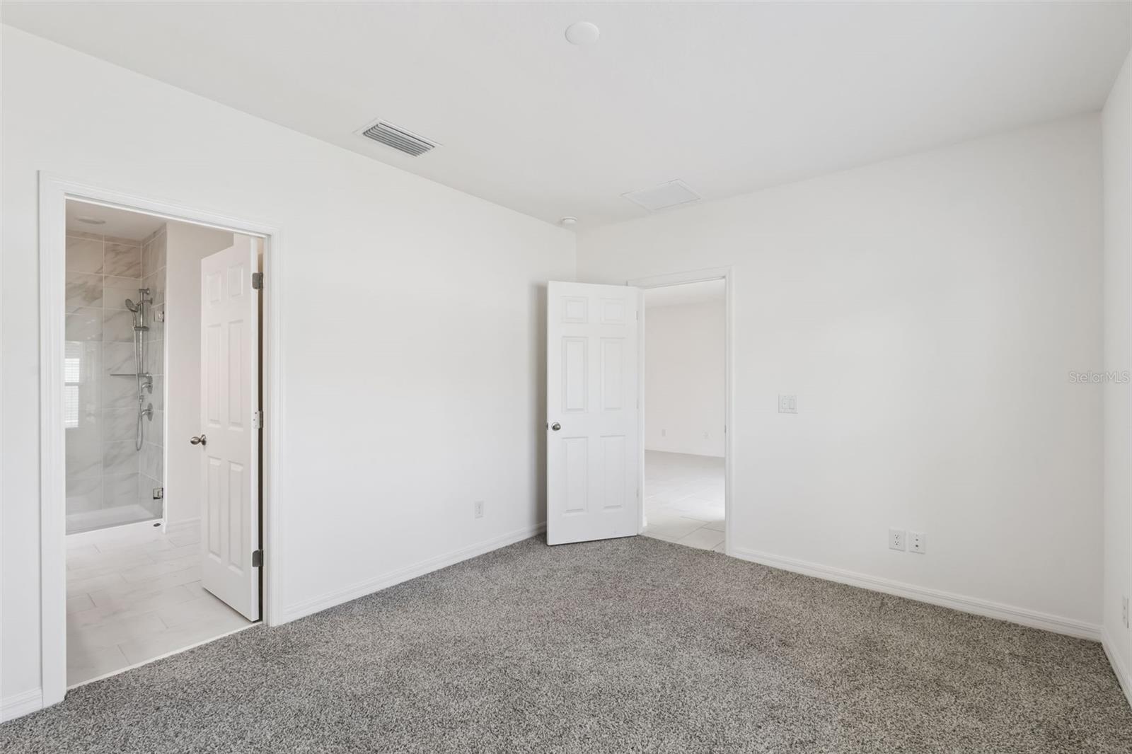 TRINITY LAKES - Residential