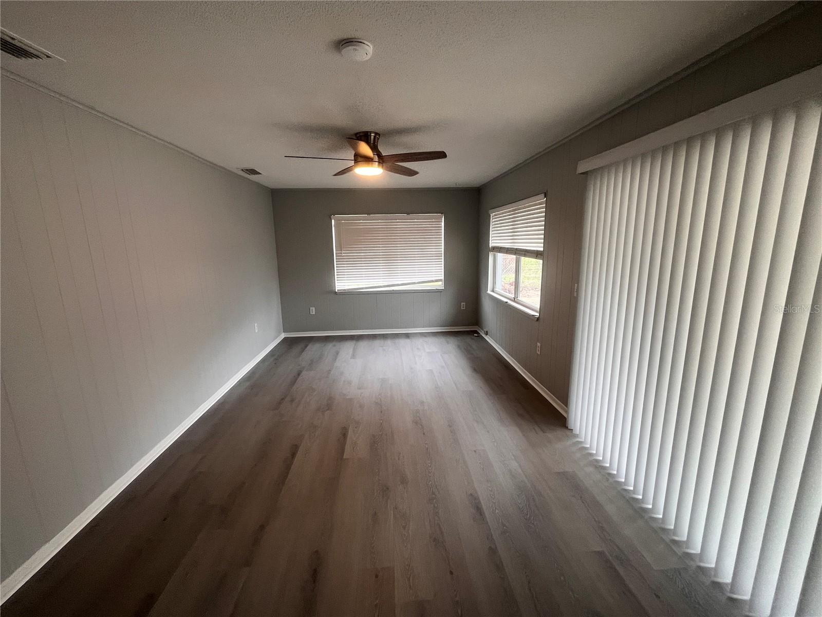 HILLS LAKE ELBERT - Residential Lease