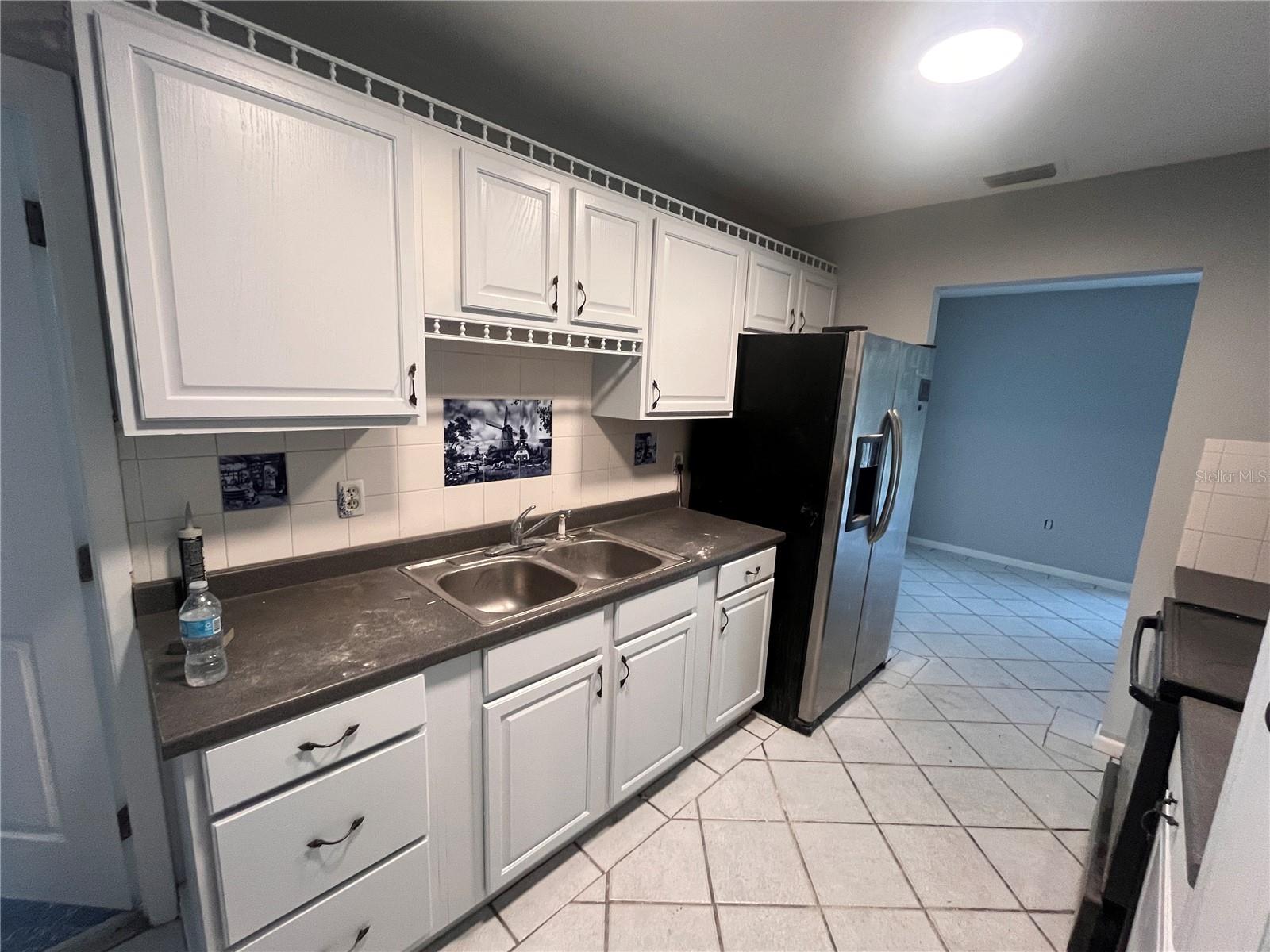 HILLS LAKE ELBERT - Residential Lease