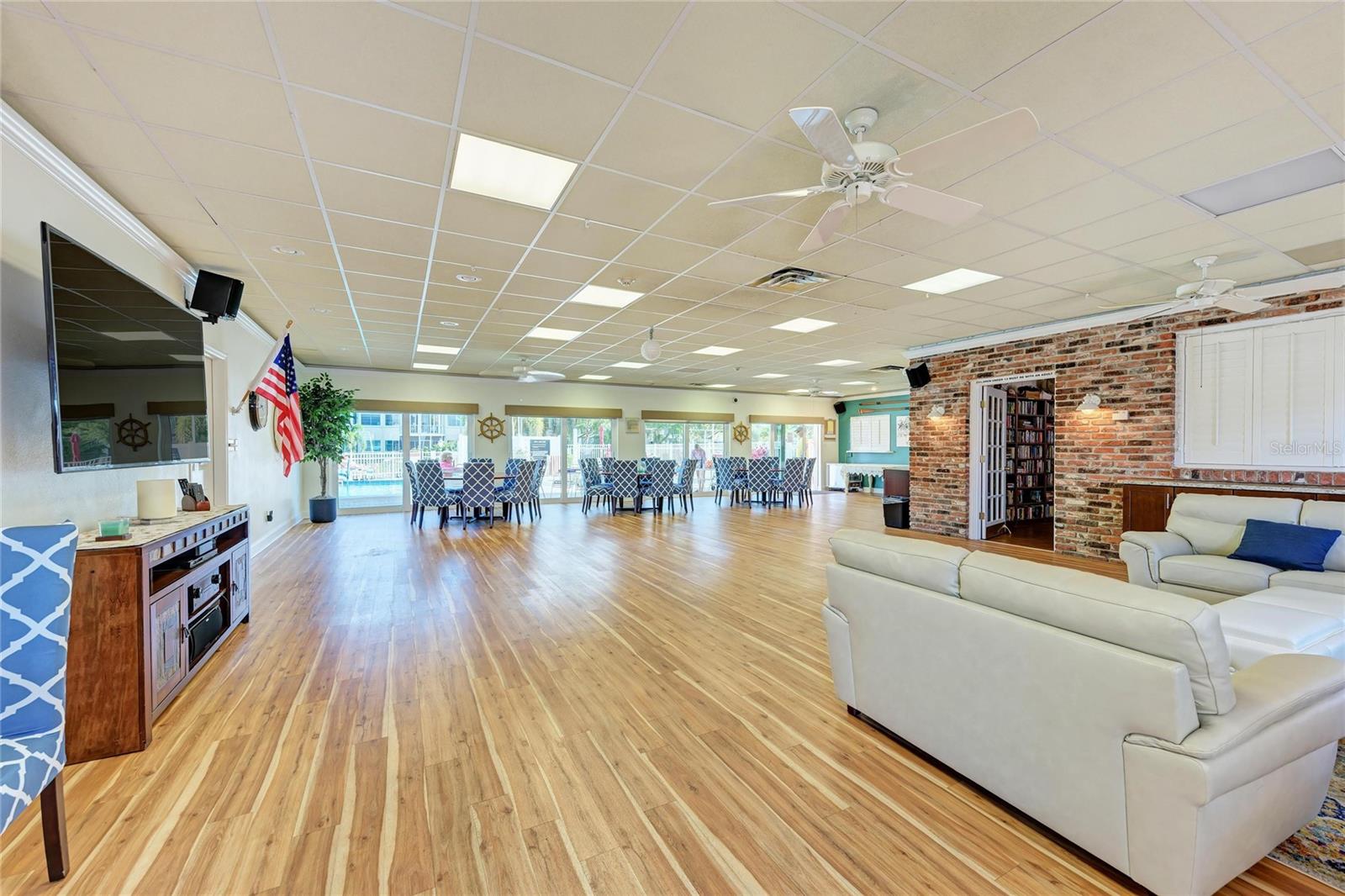 SIESTA HARBOR I - Residential